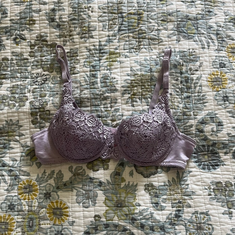 Victoria's Secret lavender Lace Bra